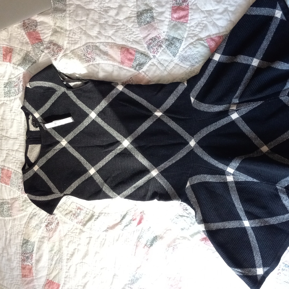 NWT Alice + Olivia Cap Sleeve Knit Dress